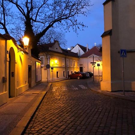 Апартаменты Old Town Basement Прага Экстерьер фото