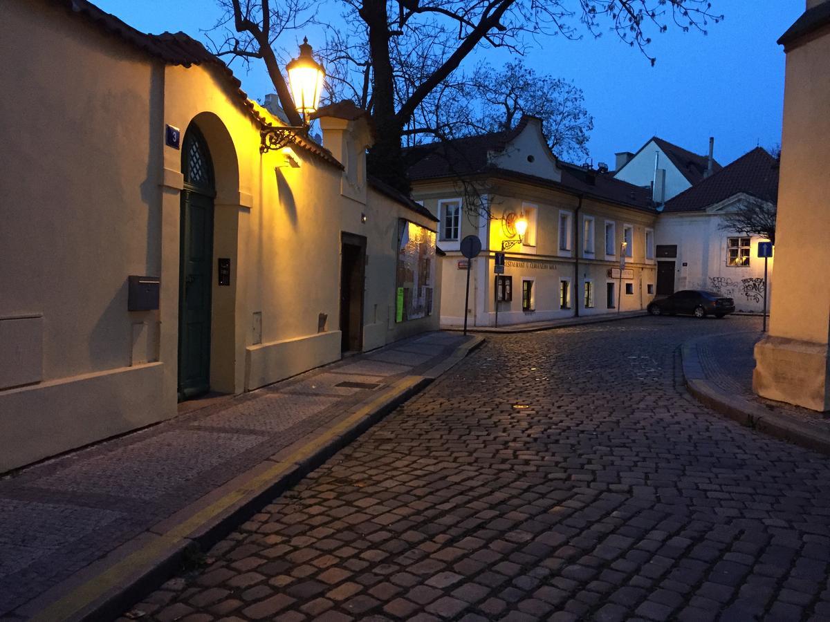 Апартаменты Old Town Basement Прага Экстерьер фото