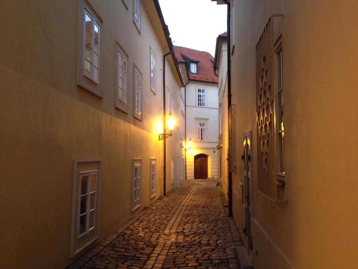 Апартаменты Old Town Basement Прага Экстерьер фото